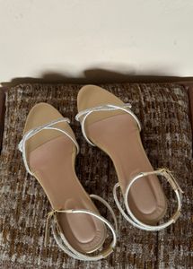 Shimmer strap golden heels (NEW)