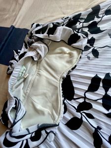 Black &amp; White Sleeveless Floral Dress
