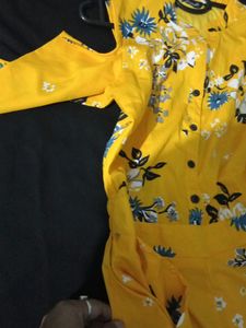 Deewa, Women mustard Yellow &amp; Blue Printed Cold Sh