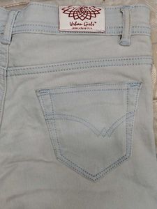 Light Blue Skinny Jeans; Fits Like A Dream✨