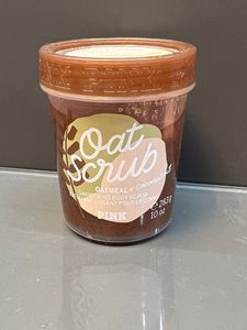 Victoria’s secret Oat Body Scrub Oatmilk + Coconut