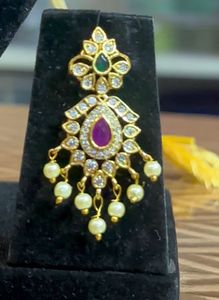 Elegant Gold Pendant Necklace
