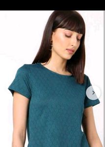 Schiffli Tee