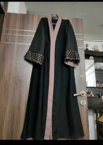 Black & Tan Abaya