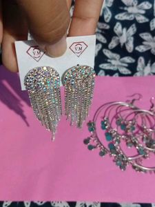 Combo Offer 2 Earing + Free Lashes