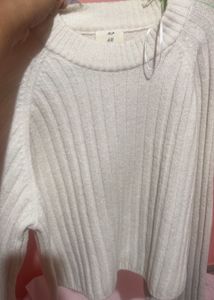H&M Sweater + 1 Free Jewellery