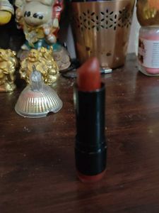 Nyx Extra Creamy Round Lipstick