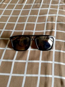 Stylish Black &amp; Gold Sunglasses