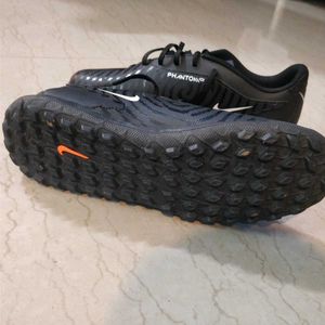 Nike Phantom Black Football Turf Boots UK 6