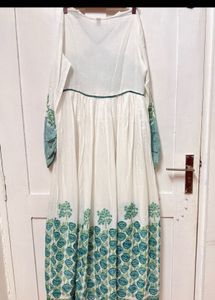 Elegant White &amp; Green Kurta Set