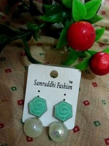 Elegant White Beat Drop Earrings for Party