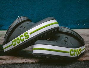 ₹1000 Crocs Grey Unused