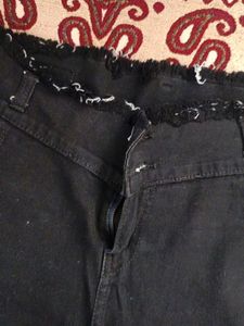 Stylish Black Jeans with Stripe