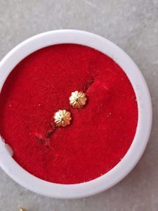 Beautiful New Flower 🌼 Desine Studs