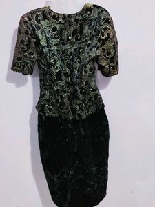 BEAUTIFUL BLACK VELVET MIDI DRESS