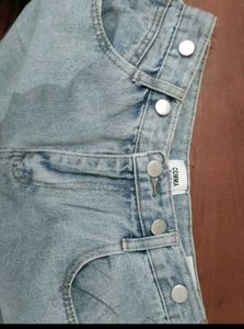 Highwaisted Light Blue Jeans