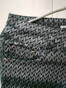 Black Grey Printed Capri Pants