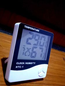Clock+temperature+humidity