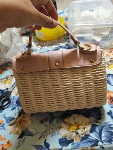 Mauritius Bamboo Offwhite Bag With Sling