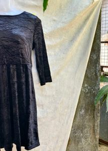 2.25.8 CUTE BLACK VELVET SPARKLING DRESS