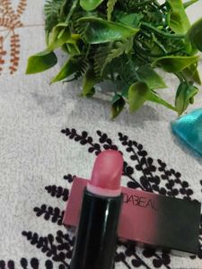 Huda Beauty Love Lipstick