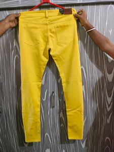 Trendy Yellow Jeans