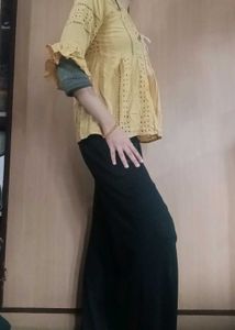 Yellow Cutout Detail Top🌛