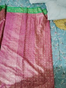 Pink &amp; Green Ethnic silk blend saree without blous