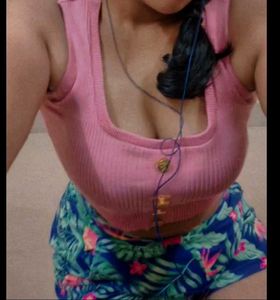 Barbiecore Pink Crop Top | K-pop Y2K Vibes 💕🌺🌺