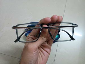 Lenskart Air Grey Square Unisex Eyeglasses...