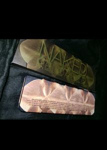 Urban Decay Naked Eyeshadow Palette
