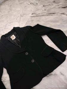 black formal blazer,