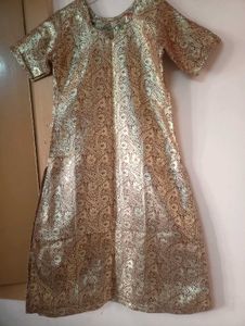 Banarasi Gold Kurti  with Maroon salwar💘