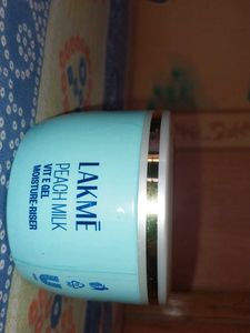 Lakme PeacH Milk Vit E gel Moisturizer