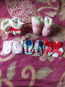 Baby Boots Socks & Hand Gloves Pack Of 5 Pairs