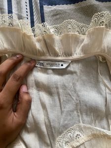 Brand: Zara.. Size: Small