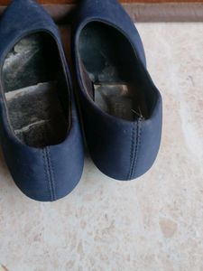 Navy Blue Vintage Pumps