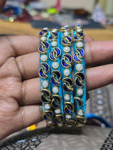 Blue &amp; Pearl Bangle Set