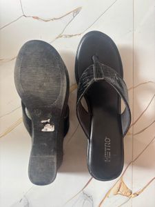 Metro Black Wedge Thong Sandals