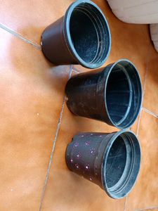 Set Of Three Garden Pots