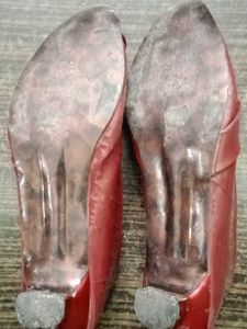 FREE 🚚 Red Pointed Bellies | Footwear For Women