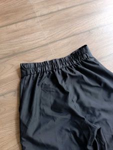 Black Trousers.
