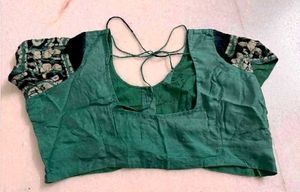 Black &amp; Green Abstract Print Saree with Blouse