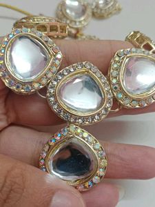 Kundan Neckpiece With Mangtikka