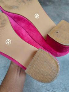 Dressberry Pink Velvet Pointed Toe Pumps