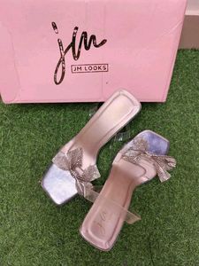 JM Looks Heels with Bow