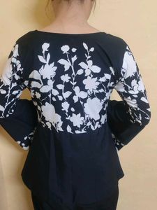 New Top Black