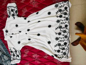 White Kurti