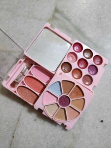 Mini Makeup Kit