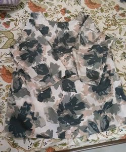 Top With Quarter Sleeves